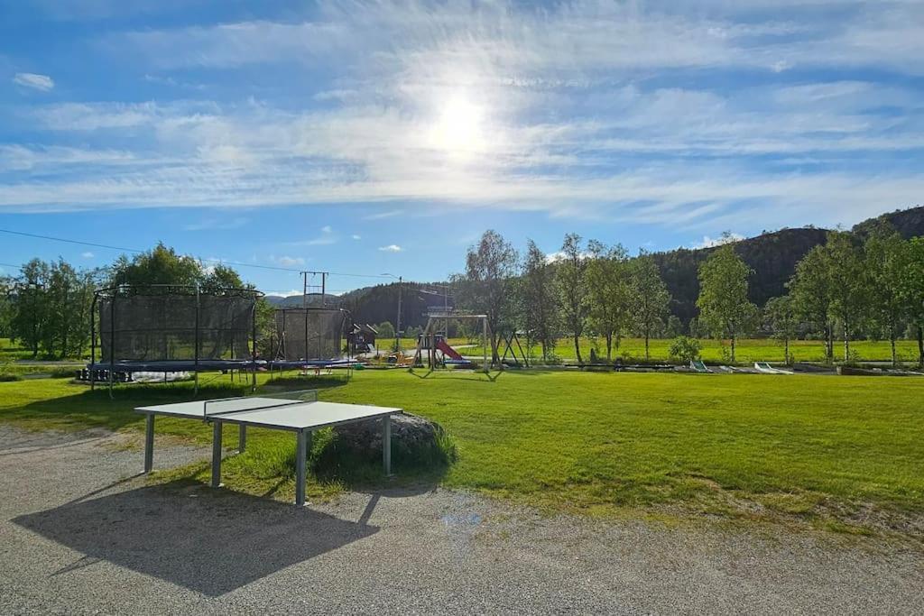 Haugen Hytteutleie & Camping Extérieur photo